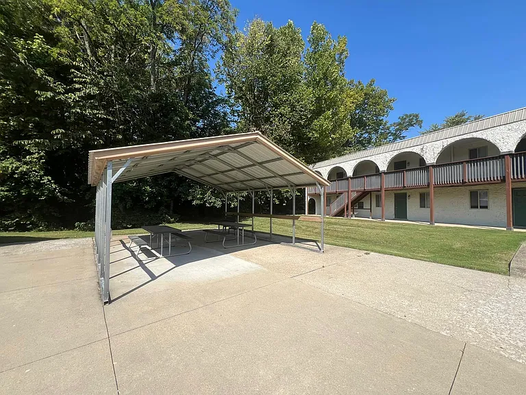 Glenview Apartments — Photo 29