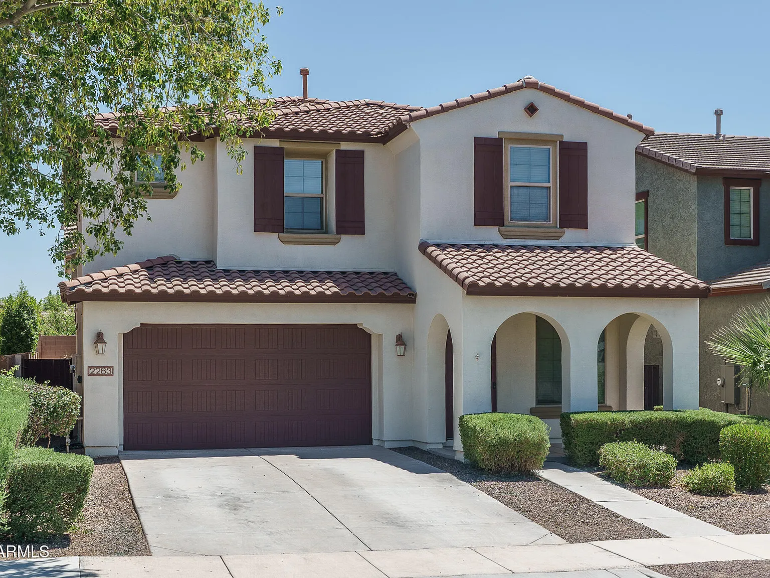 4 bed, 3.5 bath, 3305 sqft, $2,595 — Photo 1