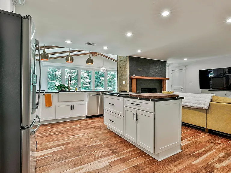 410 Thornton Lane — Photo 34