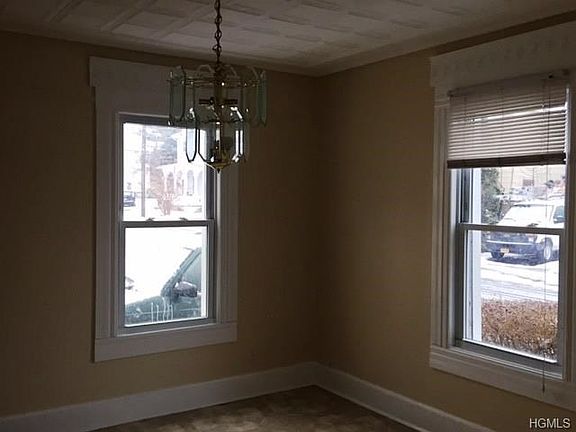 4th image of 54 Beattie Ave