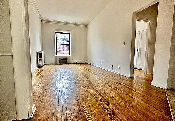 2nd image of 57 W 70th St APT 5A