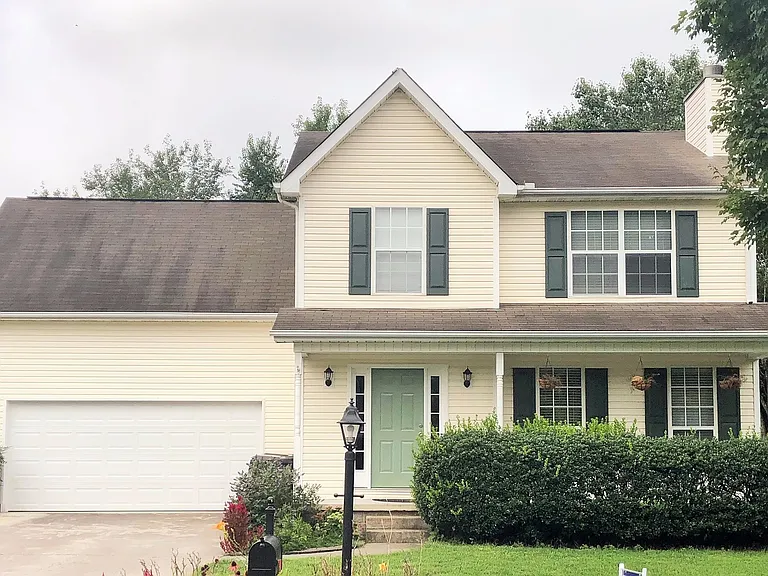 6919 Yellow Oak Ln — Photo 1