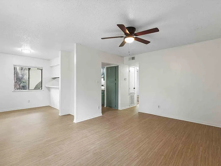 Chestnut Place Apartments — Photo 2