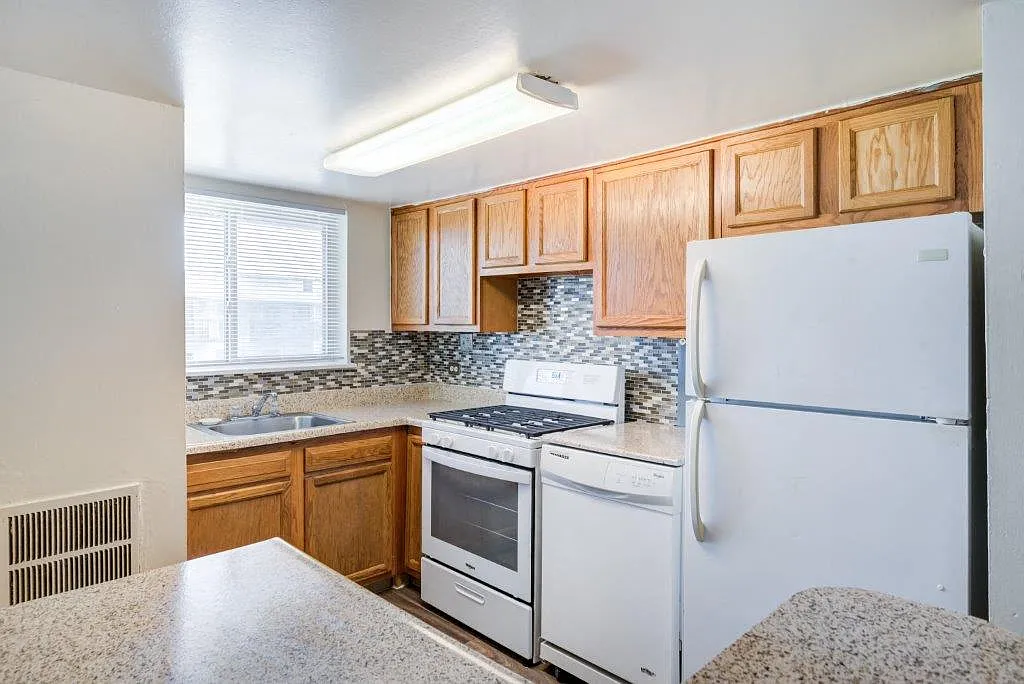 Princeton Estates Apartment Homes — Photo 4