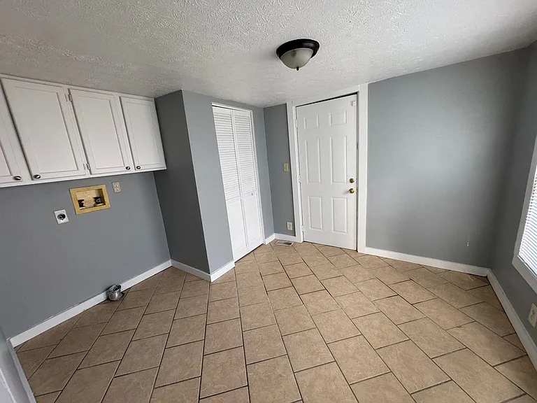 341 S Randolph St — Photo 15