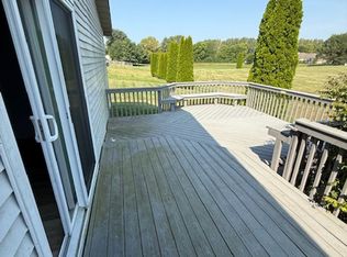 1105 N Park Ave, Chatham, IL 62629