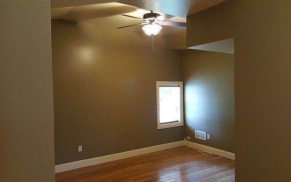 4th image of 29W275 James Ave