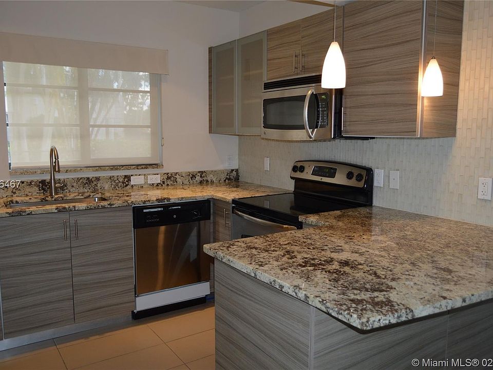 1st image of 72 Isle Of Venice Dr