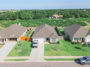 4130 Vintage Estates Ct, Bryan, TX 77808