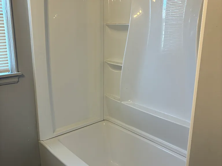 1010 N Lincoln Ave E — Photo 5