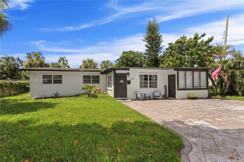1221 NE 26th Ave, Pompano Beach