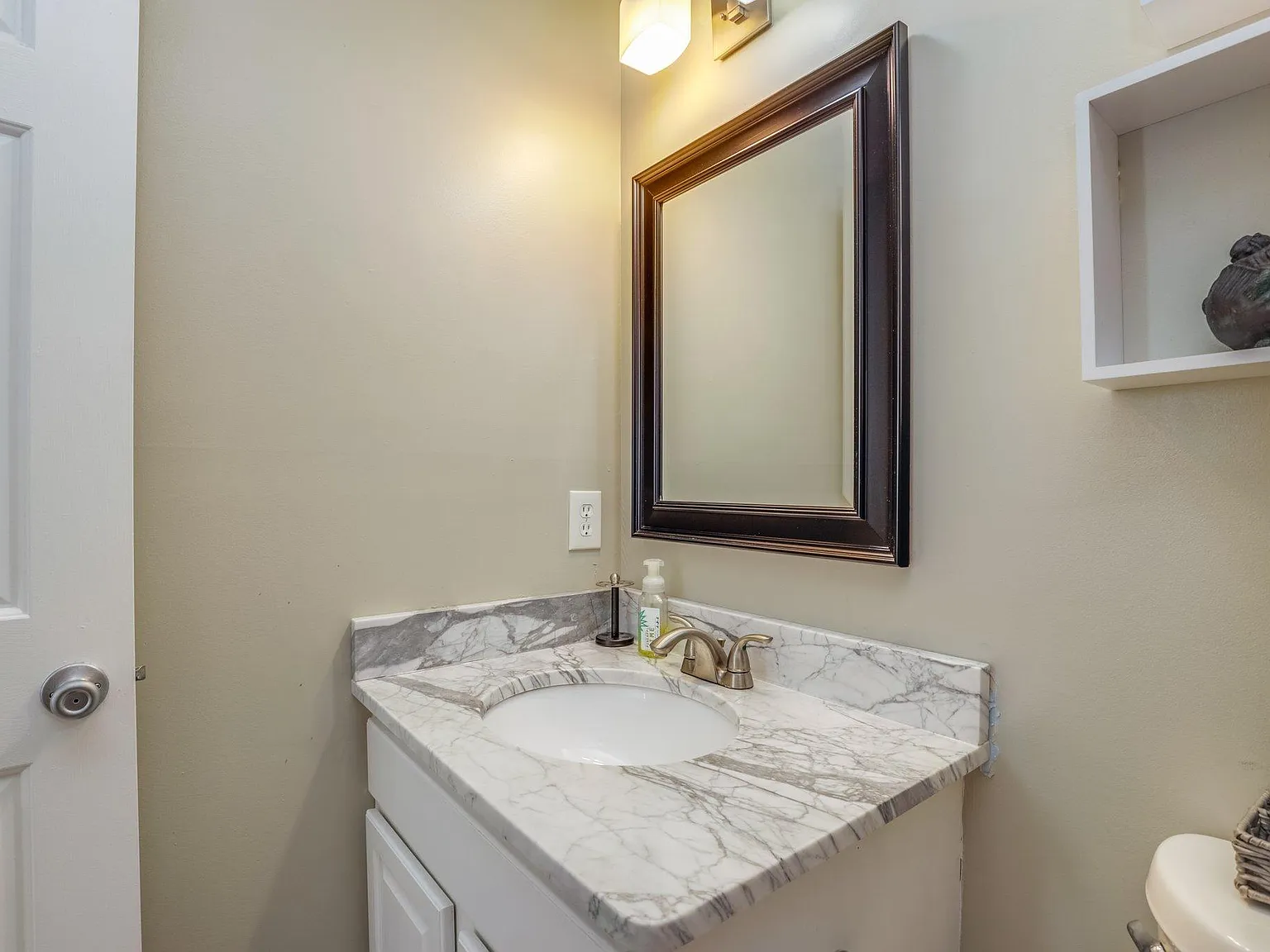 2161 Lyndora Rd — Photo 4