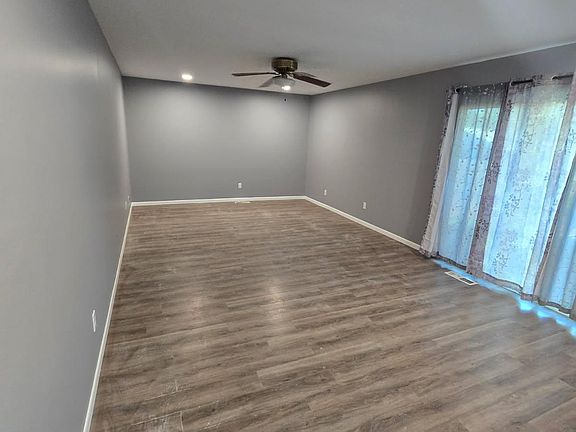 Spacious Family Room
