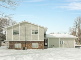 26780 Freeport Ct, Wyoming, MN 55092