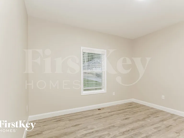 409 Lakeridge Dr — Photo 13