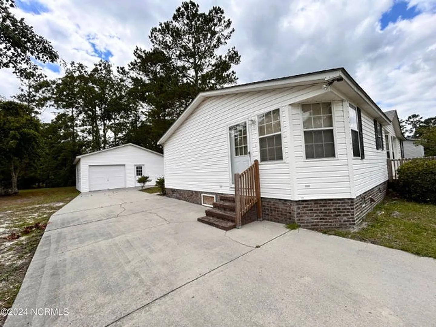 3 Bed 2 Bath in Calabash — Photo 3