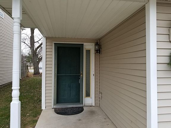 2nd image of 909 Beacon Dr