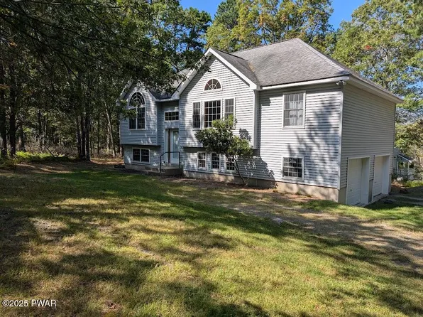 131 Avocado Ln, Milford, PA 18337