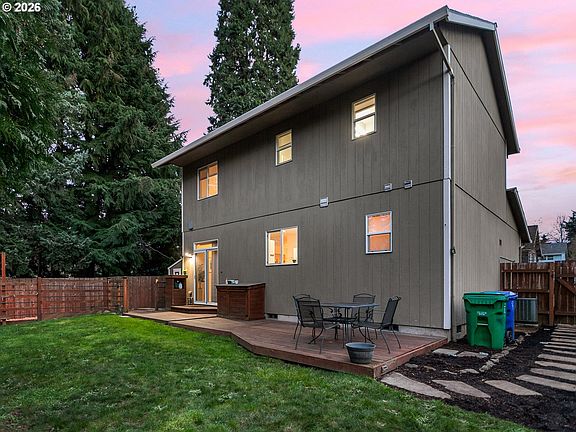 4th image of 5205 NE Simpson St