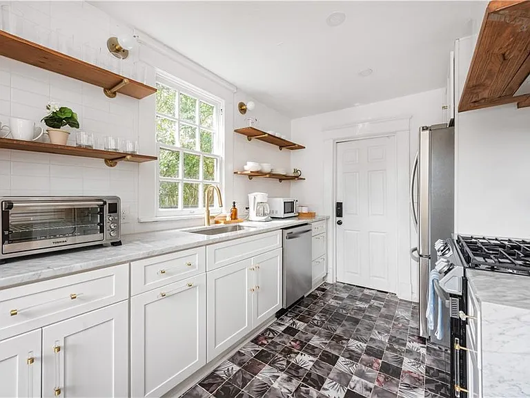 1031 Austin Ave NE #2 — Photo 29