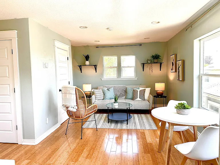 7321 NE 8th Ave #B — Photo 1
