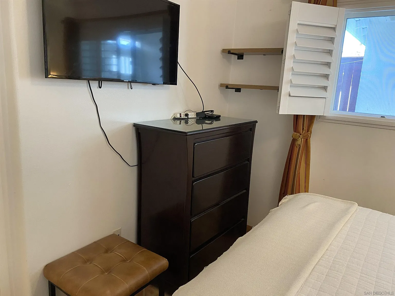 1 bed, 1.0 bath, 450 sqft, $2,400 — Photo 3