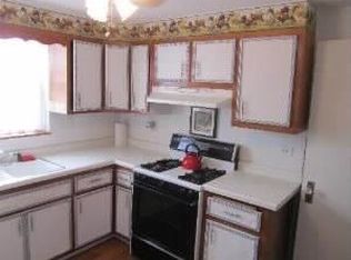 7605 S Artesian Ave, Chicago, IL 60652