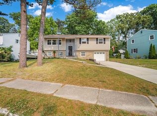209 Woodcrest Ave, Absecon, NJ 08201