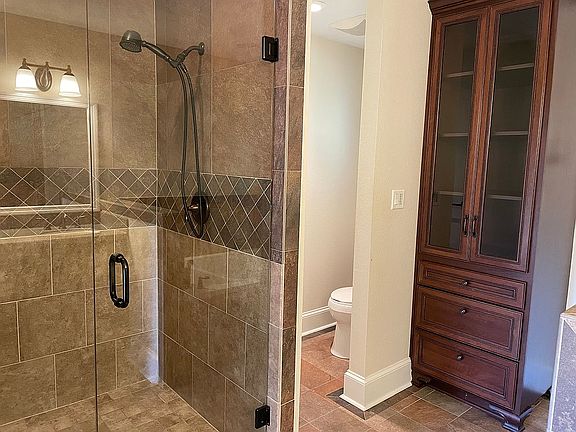 4th image of 3009 Brookmont Dr
