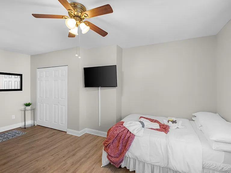 4040 Spruce St #5 — Photo 5