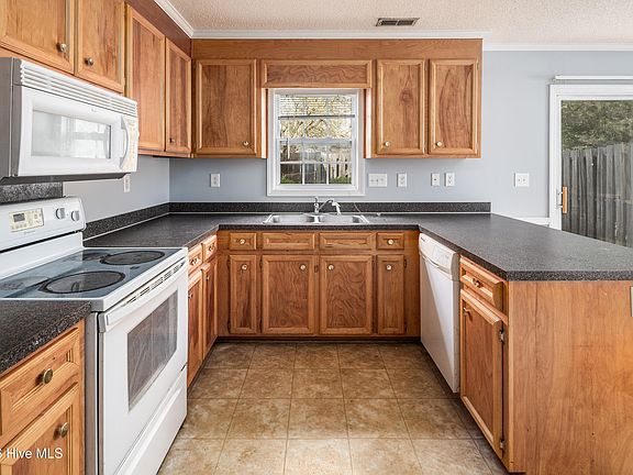5th image of 2345 Vineyard Drive #E-10