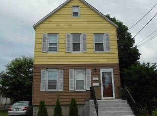 4 Maple Ave APT 1, Lynbrook, NY 11563