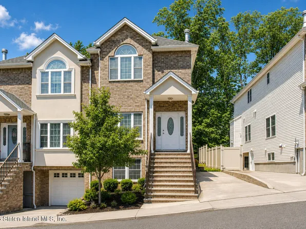 155 El Camino Loop, Staten Island, NY 10309