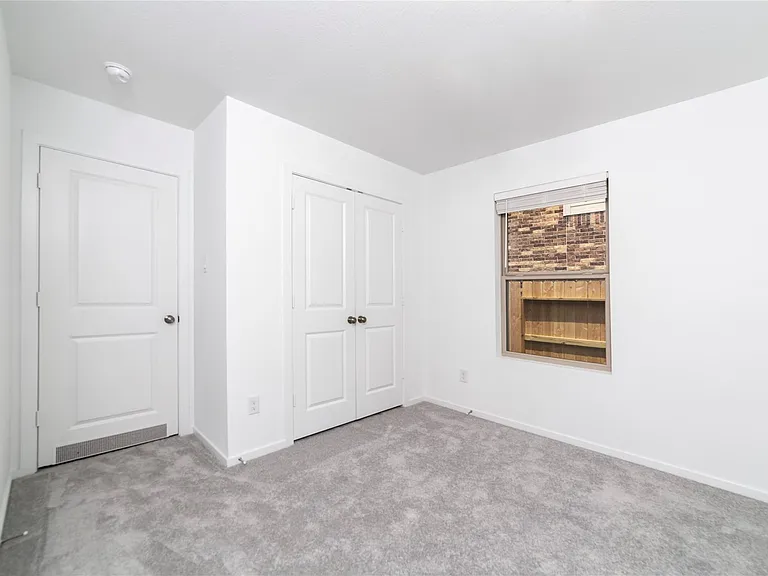 1634 Blue Cypress Dr — Photo 16