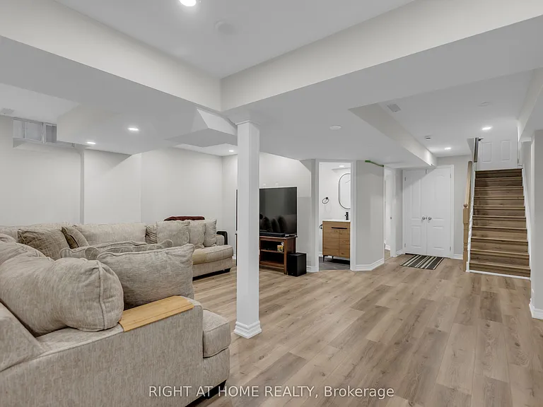 2029 Westmount Dr — Photo 26