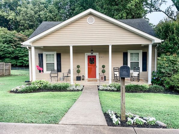 207 Woodside Cir