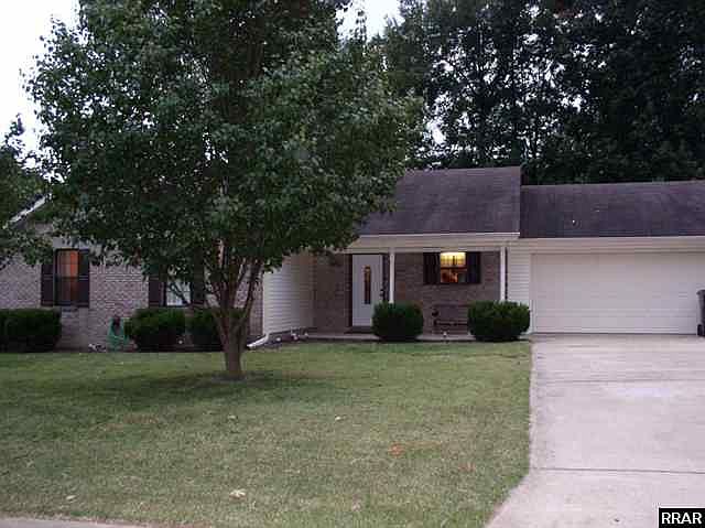 1st image of 2919 Green Leaf Dr