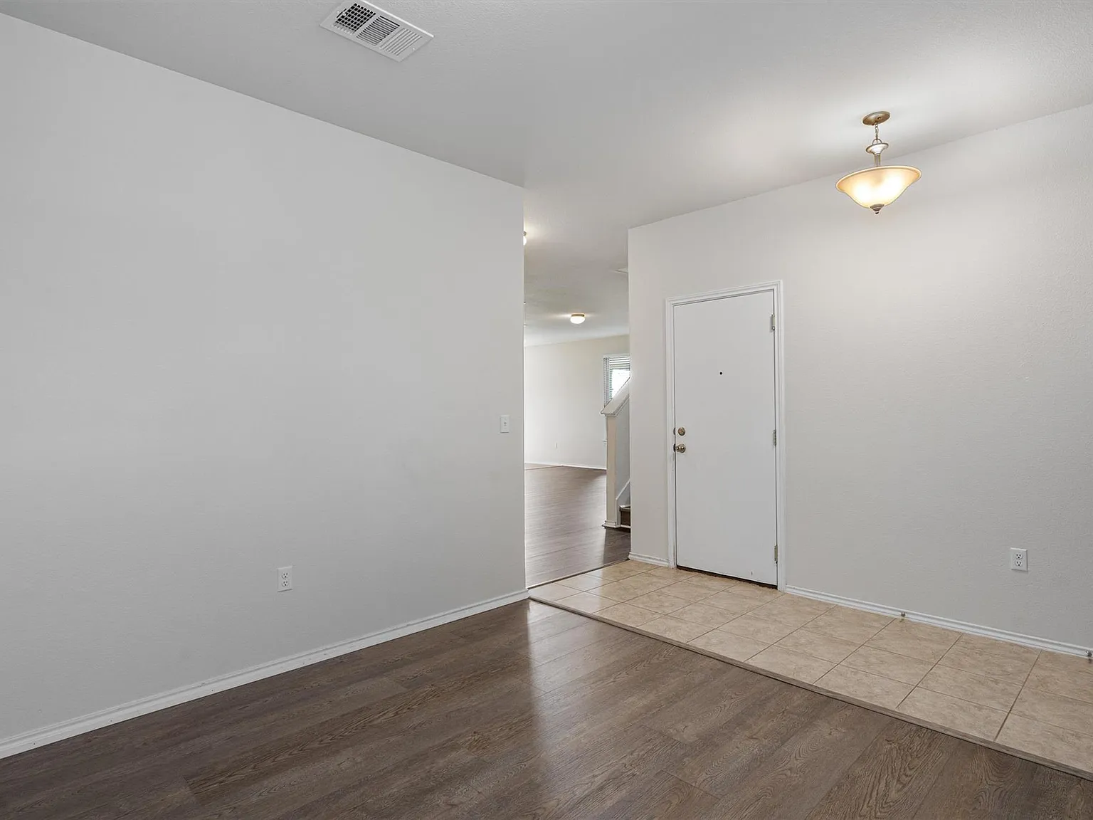 4 bed, 2.5 bath, 2457 sqft, $2,449 — Photo 3