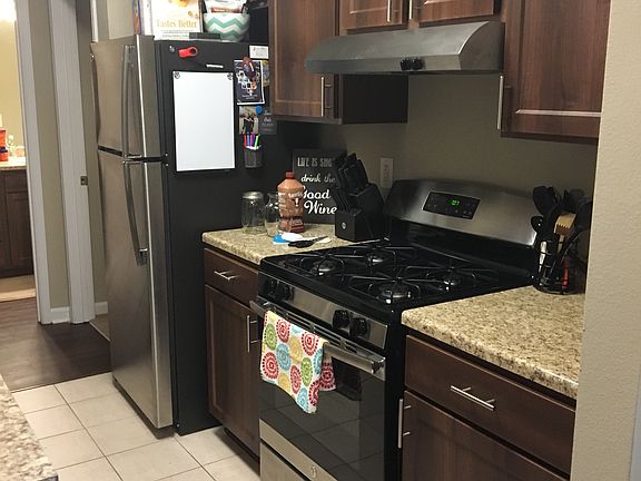 5th image of 1127 Edinborough Dr