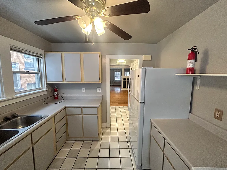1121 Walnut St #1/2 — Photo 10