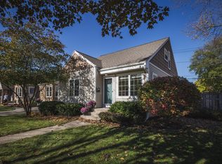 630 E Hampton Rd, Whitefish Bay, WI 53217