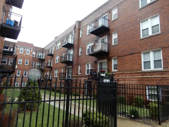2101 E 67th St APT 210, Chicago, IL 60649