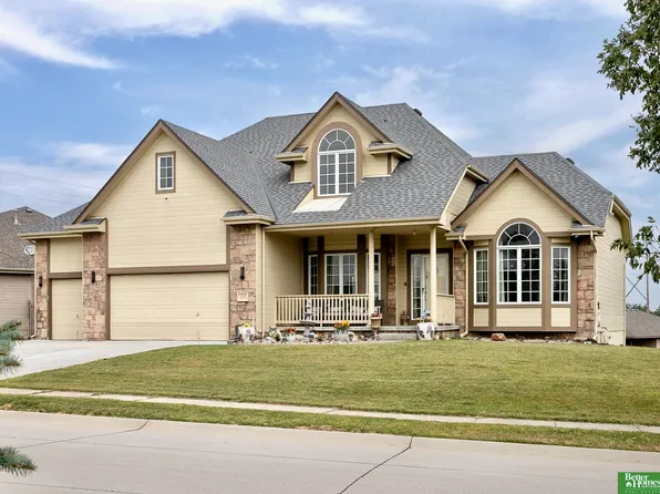2004 Longview St, Papillion, NE 68133