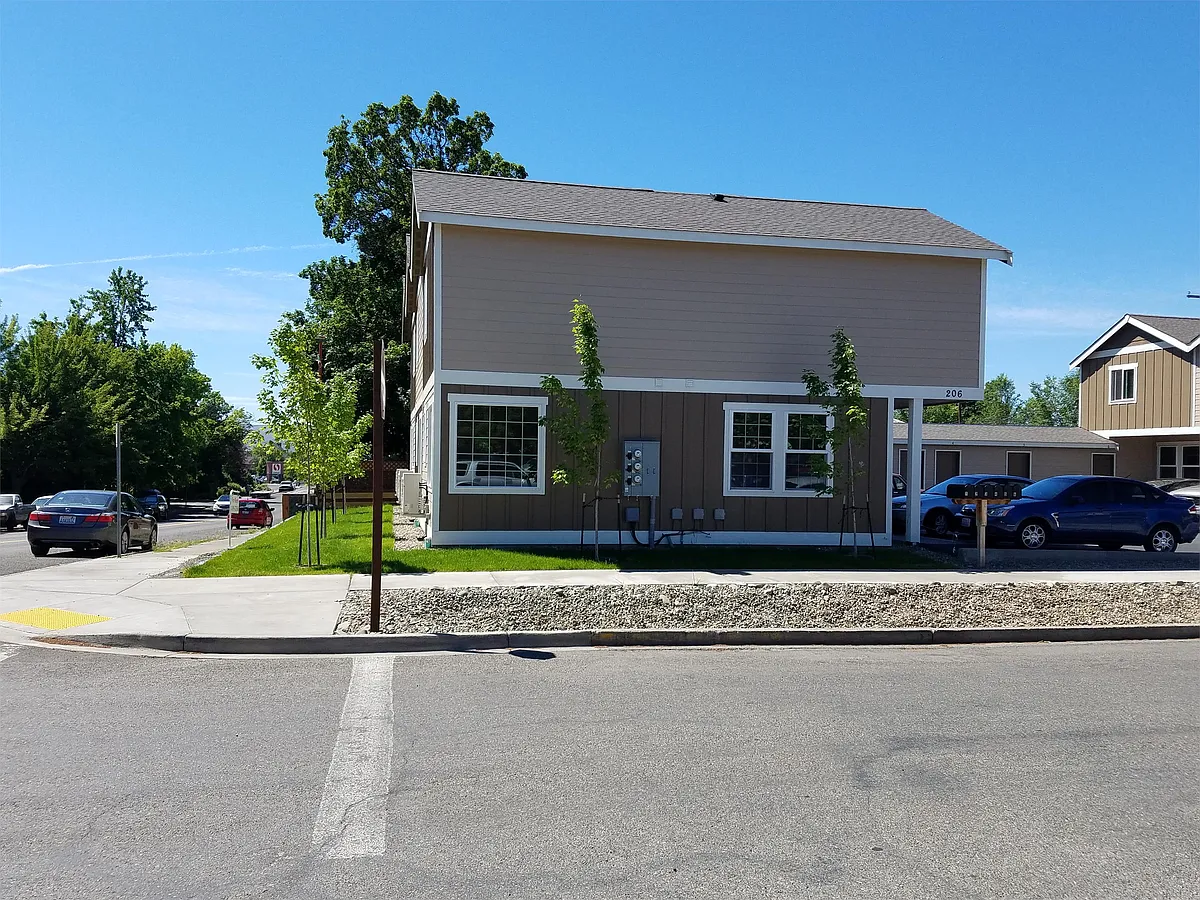 Building Photo - 206 E 7th Ave #1