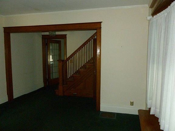 Living Room - 21 Pinnacle