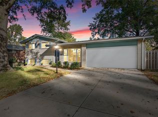 12447 Betsy Ross Ln, Saint Louis, MO 63146