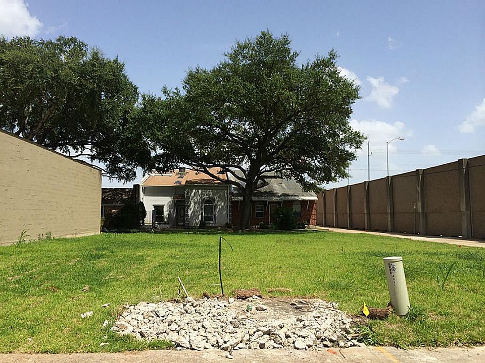 1st image of 4013 Breakwood Dr