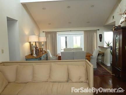 2nd image of 491 Henderson St