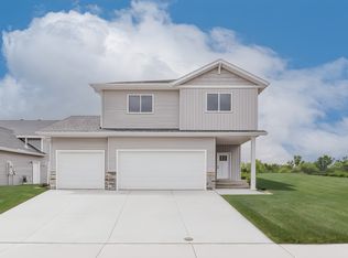 1264 Marlys Dr W, West Fargo, ND 58078
