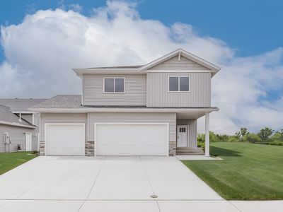 1264 Marlys Dr W, West Fargo, ND, 58078